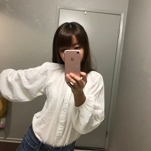 White princess’s sleeves shirt